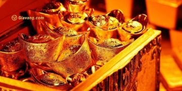 Đồng USD giữ vững khiến cho giá vàng đi ngang