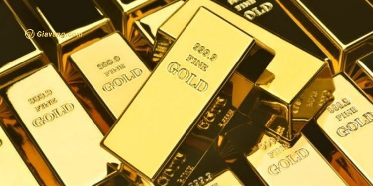 Vàng giảm giá khi các nhà đầu tư theo dõi phán quyết của Fed