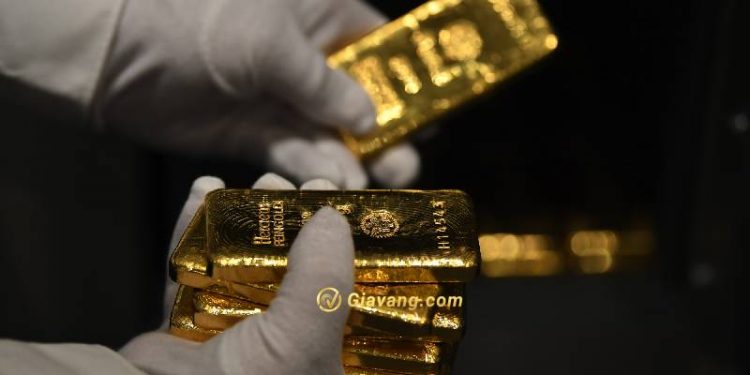 Vàng thiết lập cho tuần tồi tệ nhất trong 5 tháng