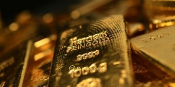 Vàng (15/2) tiếp tục tăng cao do căng thẳng Ukraine-Nga 10 Vàng (15/2) tiếp tục tăng cao do căng thẳng Ukraine-Nga