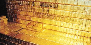 Vàng (24/2) tăng như hầm trú ẩn an toàn do căng thẳng Ukraine