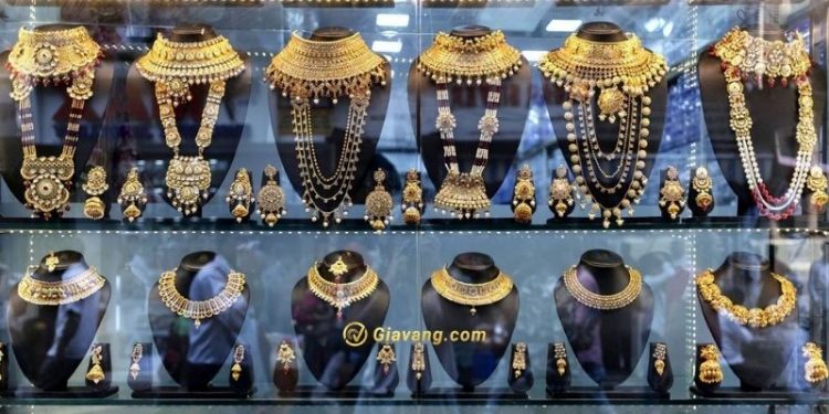 Giá vàng trong nước hôm nay 19/3: Vàng biến động trái chiều 1 Giá vàng trong nước hôm nay 19/3: Vàng biến động trái chiều