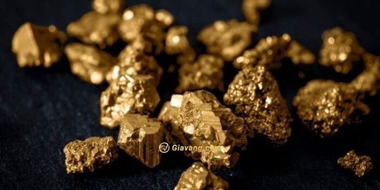 Vàng (16/3) giảm nhẹ, thị trường đợi chính sách từ Fed