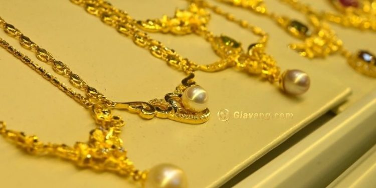 Giá vàng trong nước hôm nay 22/4: Giá vàng SJC tương đối khởi sắc