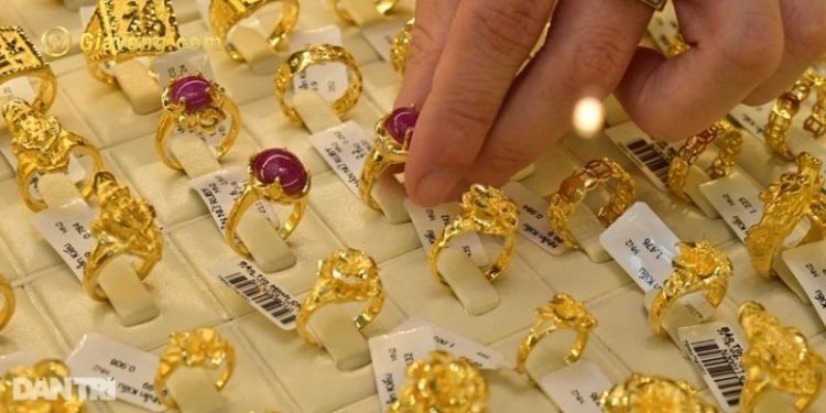 Giá vàng trong nước hôm nay 27/5: Giá vàng SJC hồi sức lấp lánh