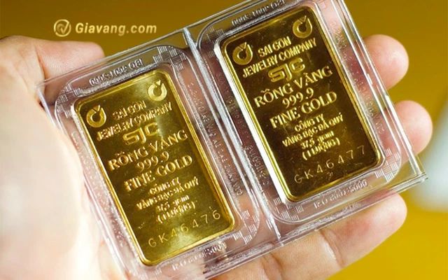 Tại sao vàng SJC đắt hơn vàng 9999?