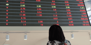 Thị trường chứng khoán chìm trong "biển lửa", bay gần 60 điểm 3 Tin tức chứng khoán 13-6