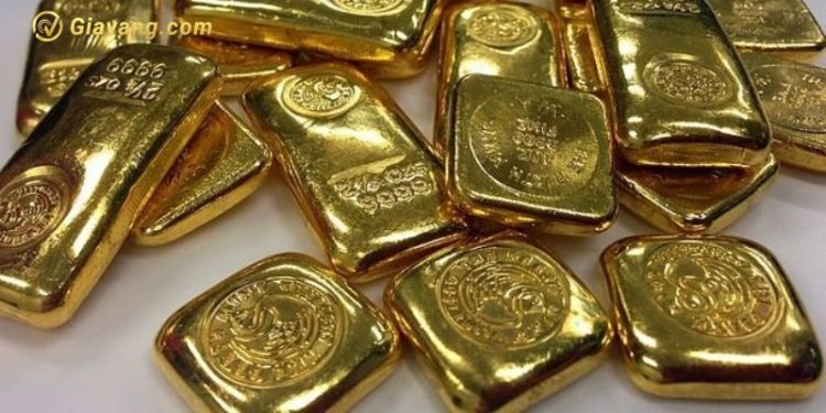 Vàng có xu hướng trượt khỏi mức 1.792 USD/ounce