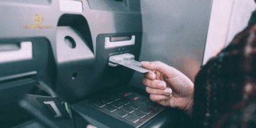 Cách rút tiền ở cây ATM không lo bị nuốt thẻ, áp dụng tất cả cây ATM 3 Cách rút tiền ở cây ATM không lo bị nuốt thẻ, áp dụng tất cả cây ATM