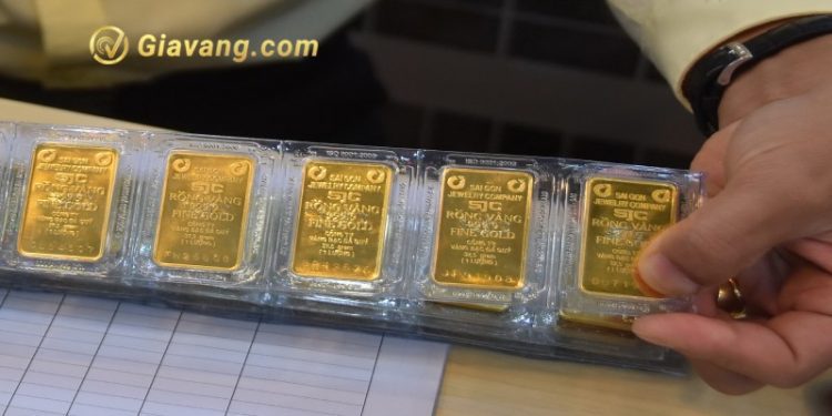 Giá vàng trong nước hôm nay 3/4/2023: Vàng SJC giao dịch ảm đạm phiên đầu tuần 1 Giá vàng trong nước hôm nay 25/3/2024: Vàng SJC biến động khó lường