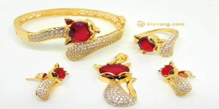 Giá vàng 8k hôm nay. Vàng non 8k có bị phai màu không? 1 Vàng 8k hôm nay bao nhiêu