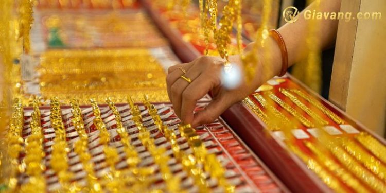 Giá vàng trong nước hôm nay 6/5/2023: Vàng SJC lao dốc sau khi phá kỷ lục  1 Giá vàng trong nước hôm nay 6/5/2023: Vàng SJC lao dốc sau khi phá kỷ lục
