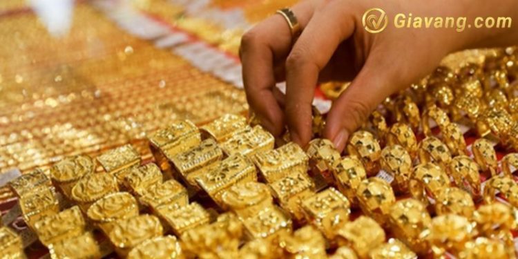 Giá vàng trong nước tăng mạnh