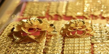 Vàng nhẫn neo cao, vàng thế giới giảm cắm đầu