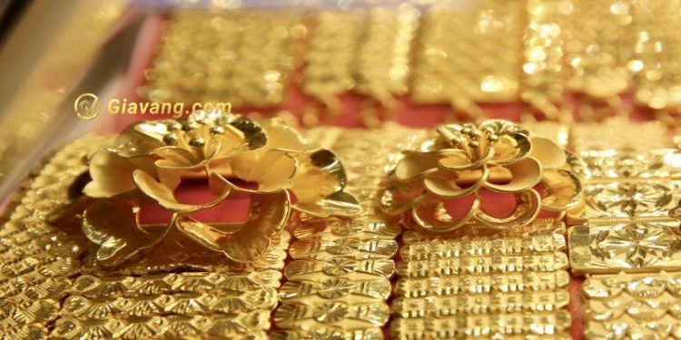 Vàng nhẫn neo cao, vàng thế giới giảm cắm đầu