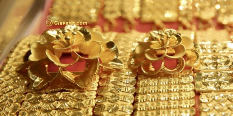 Giá vàng trong nước hôm nay 16/5/2024: Vàng SJC tăng "bốc đầu" lên 90 triệu đồng/lượng