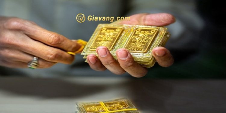Giá vàng trong nước hôm nay 30/8/2023: Vàng SJC tiếp tục tăng 1 Giá vàng trong nước hôm nay 28/4/2024: Vàng SJC đứng yên trong kỳ nghỉ lễ