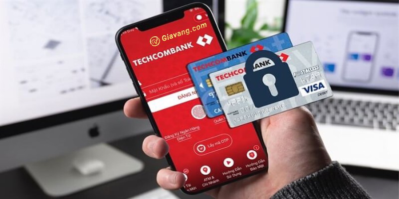 Khóa thẻ tín dụng trên Mobile Banking