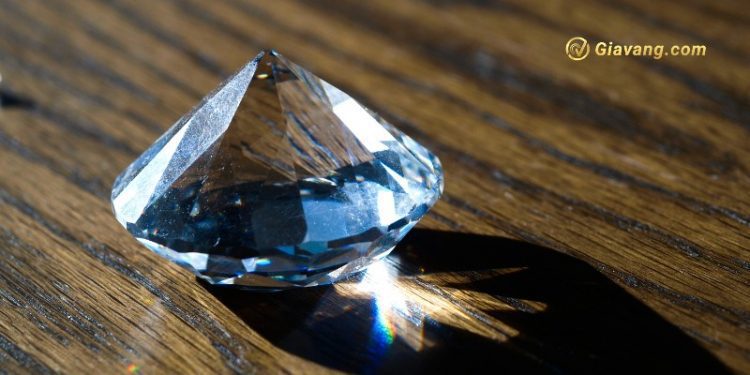 Kim cương nhân tạo là gì? Giá kim cương nhân tạo và tự nhiên bao nhiêu? 1 Kim cương nhân tạo là gì? Giá kim cương nhân tạo và tự nhiên bao nhiêu?