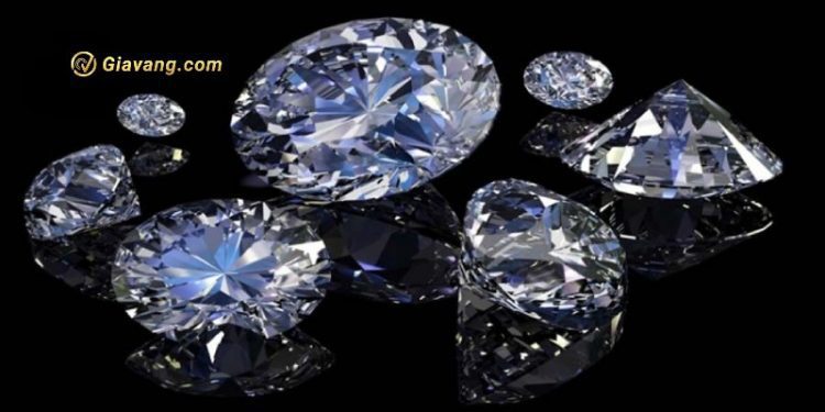 Kim cương nước D là gì? Vì sao người ta lại thích chơi kim cương nước D?