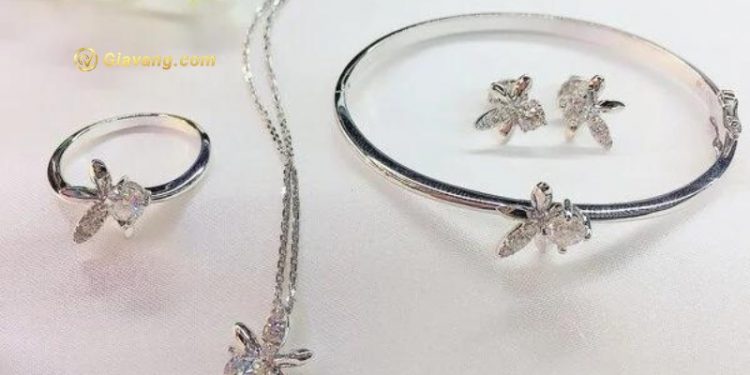 Vàng Ý bao nhiêu 1 chỉ? Vàng Ý và vàng trắng cái nào đắt hơn? 1 Vàng Ý bao nhiêu 1 chỉ? Vàng Ý và vàng trắng cái nào đắt hơn?