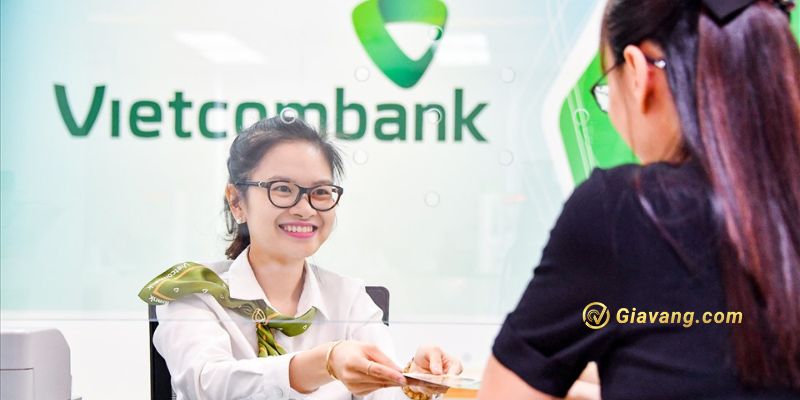 Thẻ JCB Vietcombank có rút tiền được không?