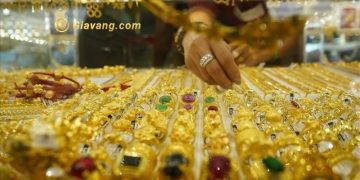 Giá vàng trong nước hôm nay 12/11/2023: Vàng SJC ổn định - Vàng thế giới giảm mạnh