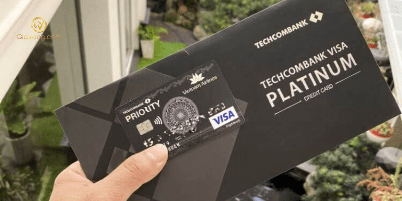 mo the Vietnam Airlines Techcombank Visa Platinum Priority
