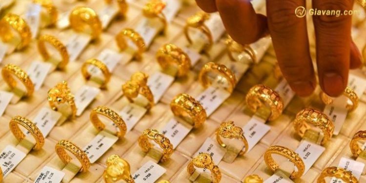 Giá vàng mua và bán ra của tiệm vàng Kim Ton hôm nay bao nhiêu?