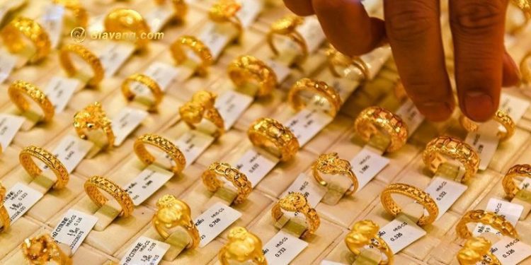 Giá vàng trong nước hôm nay 3/4/2024: Vàng SJC điều chỉnh tăng lên 81 triệu đồng/lượng 1 Vàng SJC ổn định, vàng nhẫn liên tục lập kỷ lục