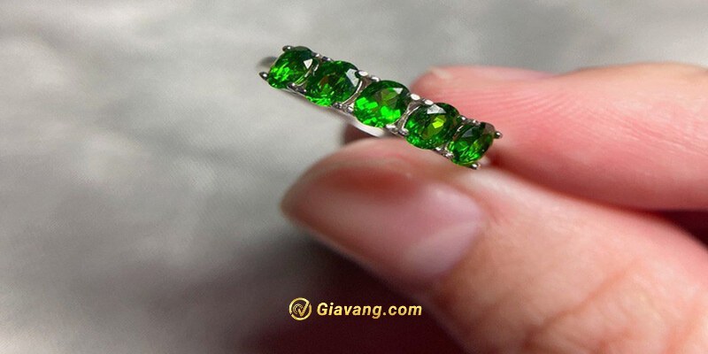 Mẹo bảo quản trang sức đá Diopside