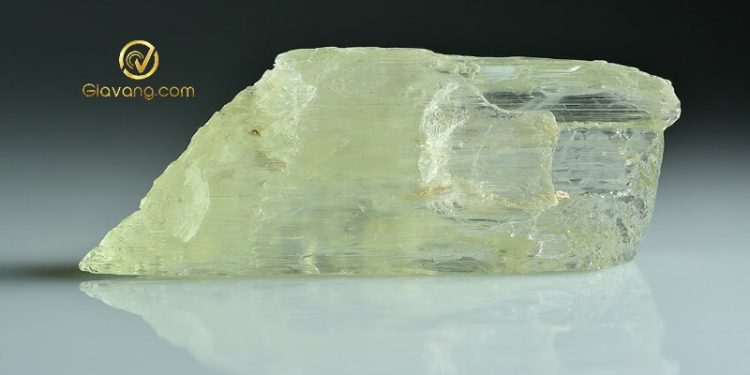 Spodumene là đá gì? Công dụng và ý nghĩa đá Spodumene 1 Spodumene là đá gì? Công dụng và ý nghĩa đá Spodumene