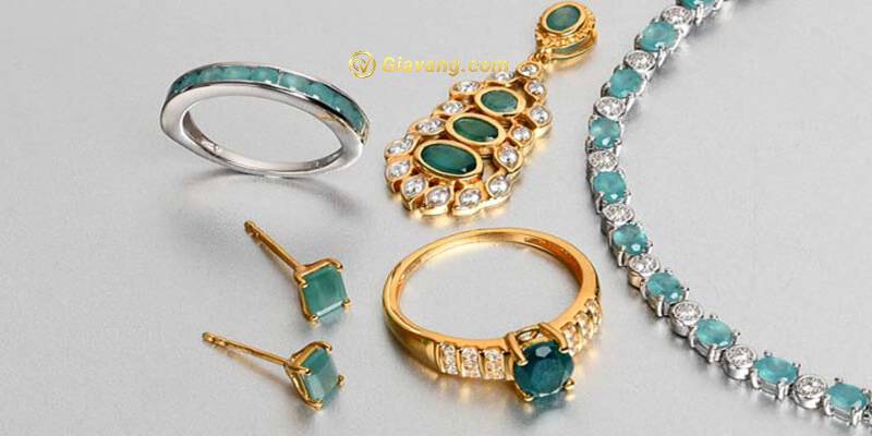 trang sức gắn đá Grandidierite