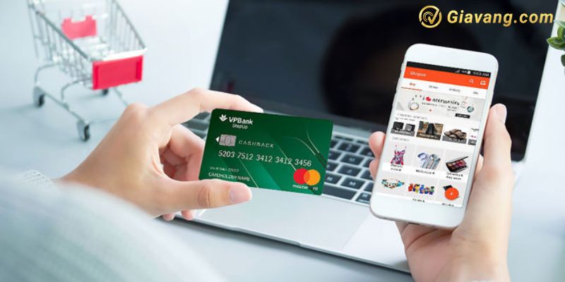 Phí chuyển đổi trả góp VPBank là gì?