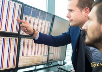 Khối ngoại bán ròng FPT chiếm gần 302 tỷ đồng sau VPB