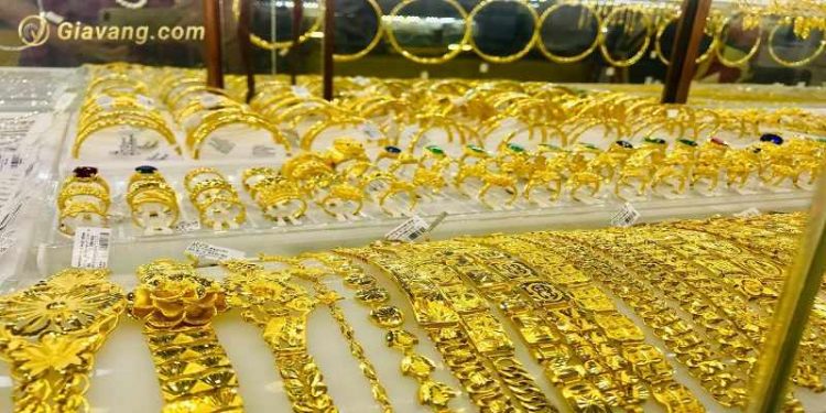 Giá vàng trong nước hôm nay 5/7/2024: Vàng nhẫn tăng cao nhất 300 nghìn đồng/lượng 1 Giá vàng trong nước hôm nay 5/7/2024: Vàng nhẫn tăng cao nhất 300 nghìn đồng/lượng