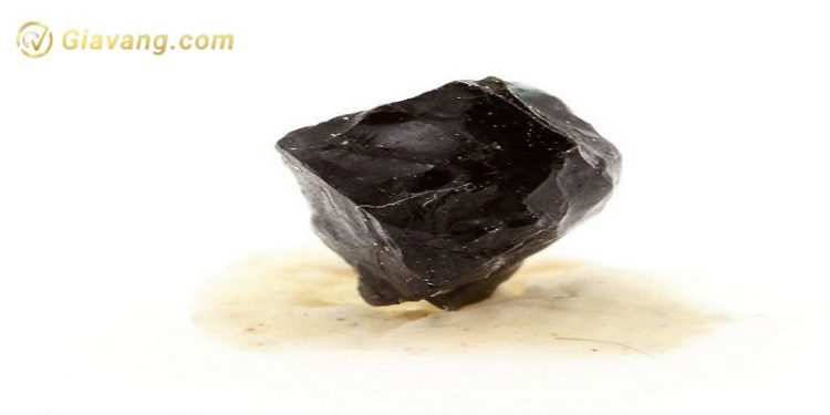 Serendibite là đá gì? Ý nghĩa của đá Serendibite trong phong thủy 1 Serendibite là đá gì? Ý nghĩa của đá Serendibite trong phong thủy