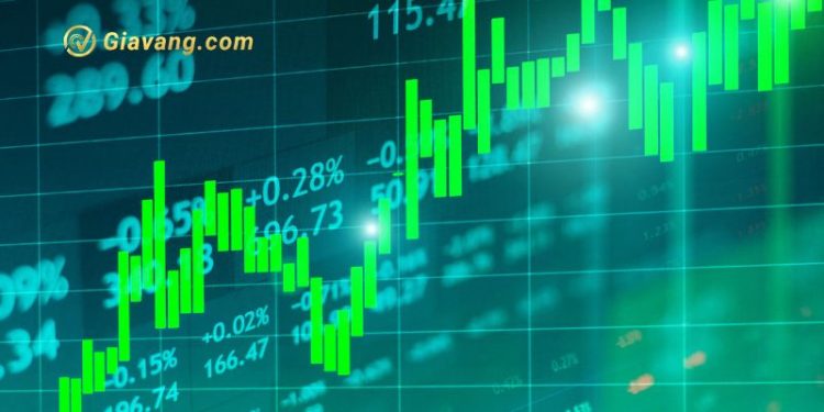 Top cổ phiếu đáng chú ý đầu phiên 25/07 trên 3 sàn