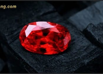 Đá Ruby huyết bồ câu là gì? Giá đá Ruby huyết bồ câu là bao nhiêu?