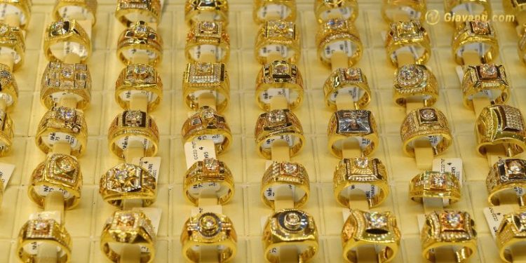 Giá vàng trong nước hôm nay 22/09/2024: Vàng nhẫn tiếp tục "phi mã" 1 Giá vàng trong nước hôm nay 22/09/2024: Vàng nhẫn tiếp tục "phi mã"