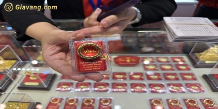 Giá vàng trong nước hôm nay 25/09/2024: Vàng miếng SJC và vàng nhẫn cùng “tăng sốc” 1 Giá vàng trong nước hôm nay 25/09/2024: Vàng miếng SJC và vàng nhẫn cùng “tăng sốc”