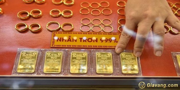 Giá vàng trong nước hôm nay 11/10/2024: Vàng SJC và vàng nhẫn đồng loạt giảm mạnh 1 Giá vàng trong nước hôm nay 11/10/2024: Vàng SJC và vàng nhẫn đồng loạt giảm mạnh