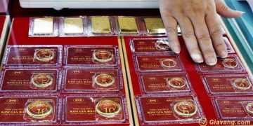 Giá vàng trong nước hôm nay 15/10/2024: Vàng miếng SJC và vàng nhẫn đồng loạt tăng mạnh