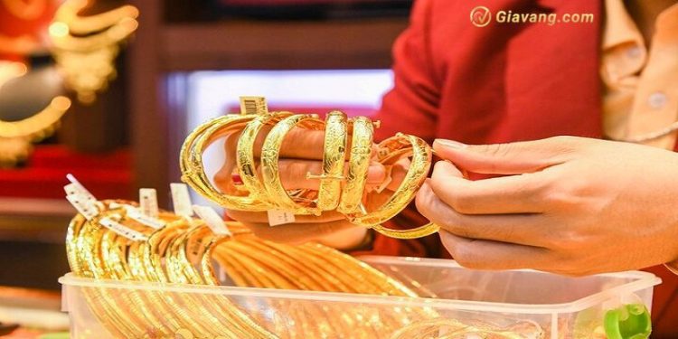Giá vàng trong nước hôm nay 01/11/2024: Đà tăng chưa có dấu hiệu dừng lại