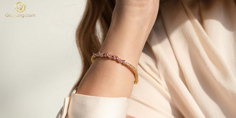 Lắc vàng 14K bao nhiêu tiền 1 chỉ? Tổng hợp các mẫu lắc vàng 14K hot nhất hiện nay 1 Lắc vàng 14K bao nhiêu tiền 1 chỉ? Tổng hợp các mẫu lắc vàng 14K hot nhất hiện nay