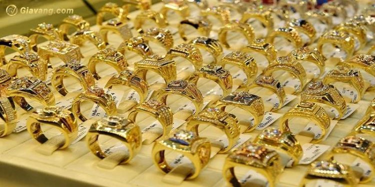 Giá vàng trong nước hôm nay 09/12/2024: Ổn định trong phiên đầu tuần 1 Giá vàng trong nước hôm nay 09/12/2024: Ổn định trong phiên đầu tuần