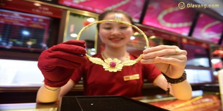 Giá vàng trong nước hôm nay 19/12/2024: Vàng miếng SJC "bật tăng" nửa triệu đồng/lượng mua vào