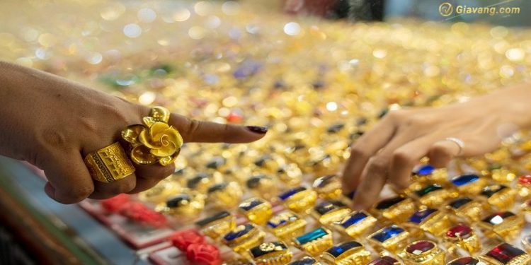Giá vàng trong nước hôm nay 11/03/2025: Vàng nhẫn vượt mặt vàng miếng SJC