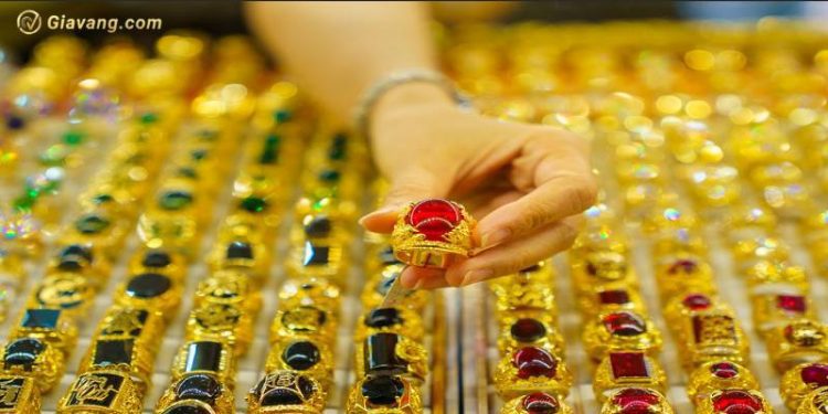 Giá vàng trong nước hôm nay 21/04/2025: Duy trì mức “đỉnh” 114 triệu đồng/lượng