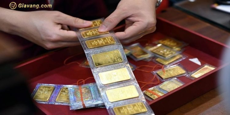 Giá vàng trong nước hôm nay 11/05/2025: SJC tiếp đà “phi mã”, chạm mốc 122 triệu đồng/lượng